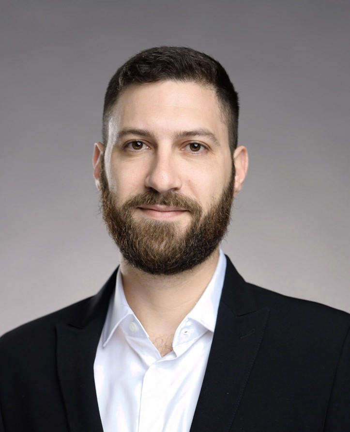 March this year marks four years since the establishment of EuroTrophy. The company is a joint venture created by the Israeli firm Rafael, General Dynamics European Land Systems (GDELS), and the German manufacturer of heavy armoured vehicles KNDS Deutschland. Today, the Trophy Active Protection System (APS) produced by EuroTrophy has become the preferred solution in its class across the continent, and the company has signed contracts for the delivery of around 400 systems intended for various users. “Key components of the Trophy APS are manufactured in Europe, specifically in Germany. We also place strong emphasis on industrial cooperation with companies from other countries, particularly those that have decided to procure the Trophy system,” Dan Kalfus, Managing Director at EuroTrophy GmbH, told Defence Industry Europe. The company’s headquarters is located in Frankfurt.