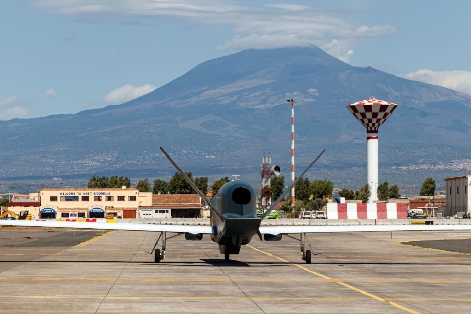 On September 17, NATO’s Alliance Ground Surveillance Force (NAGSF) staff landed one of its RQ-4D remotely piloted aircraft call sign NATO14 at Sigonella Air Base, Italy.