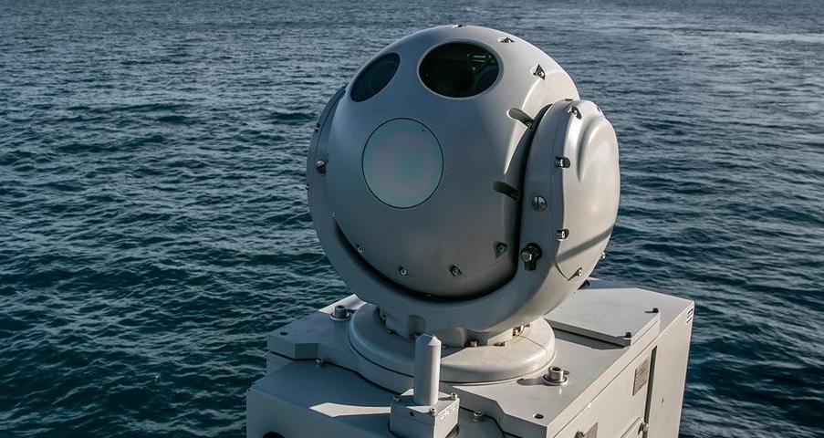 Thanks to latest-generation hardware and software technologies, developed through the company's ongoing investments in key domains, such as Artificial Intelligence, autonomous systems, data processing and information management, the DSS-IRST system is able to automatically detect and track symmetric and asymmetric targets for the protection of modern naval units.