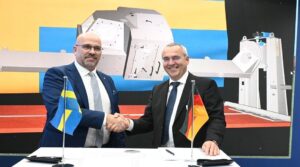 The Swedish Defense Materiel Administration (FMV) has commissioned KMW (Krauss-Maffei Wegmann) to supply a further cabin for the Swedish Army's vehicle egress trainer. The contract signing took place at the Interservice/Industry Training, Simulation and Education Conference (I/ITSEC) in Orlando/Florida.