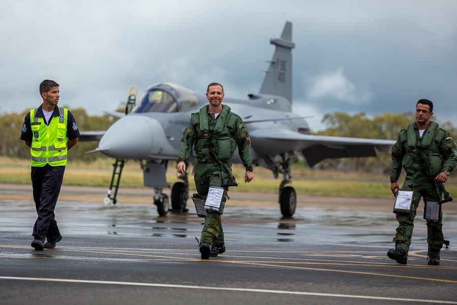 The Brazilian Air Force (FAB) held a ceremony on 19 December at the Anápolis Air Base (BAAN) marking the beginning of operational activities of the Gripen E fighters (referred to as Gripen F-39 in Brazil) by the First Air Defense Group (1st GDA).