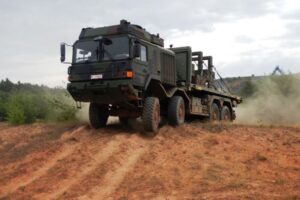 At the behest of the German government, Rheinmetall is supplying Ukraine with brand new HX 8x8 trucks. In total, 26 of these high-mobility hookloading vehicles will be transferred to Ukraine. Delivery of the vehicles has already begun.