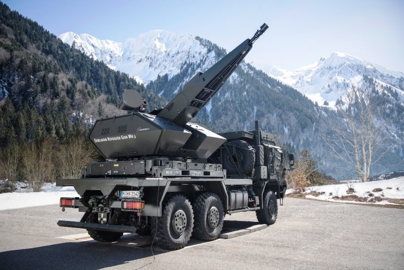 Rheinmetall is supplying an international customer with two Skynex air defence systems. The systems will enhance the customer’s ability to defend itself against aerial threats. Worth around €182 million, the system is to be delivered in the beginning of 2024. In addition, a memorandum of understanding was signed for the procurement of HX trucks in the amount of approximately €12 million. These vehicles will be delivered with the Skynex systems.