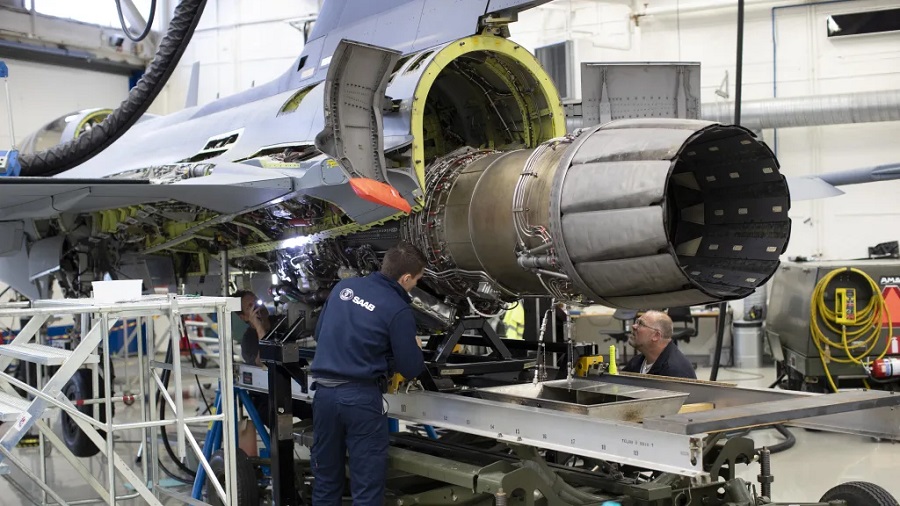 Saab and the Swedish Armed Forces have today entered into a contract and Saab has received an order for support and maintenance services for Gripen. The order value amounts to approximately SEK 3.4 billion and relates to the period 2023 to 2025. The contract also contains options for the Swedish Armed Forces to place additional orders in support and maintenance services until 2027.