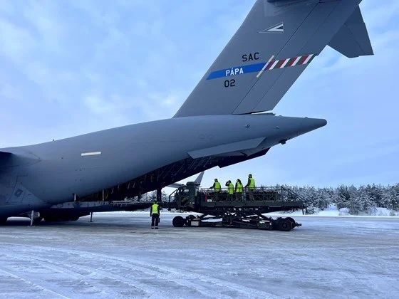 Norway has delivered another 10,000 artillery shells to Ukraine. The artillery shells can be used in several types of artillery, including the M109 Norway donated last year.