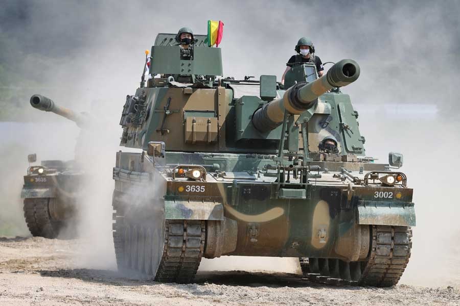 South Korean company Hanwha Aerospace signed a memorandum of understanding (MOU) with Romania’s state-owned defence company to export its K9 self-propelled howitzers and AS-21 Redback Infantry Fighting Vehicles (IFVs).