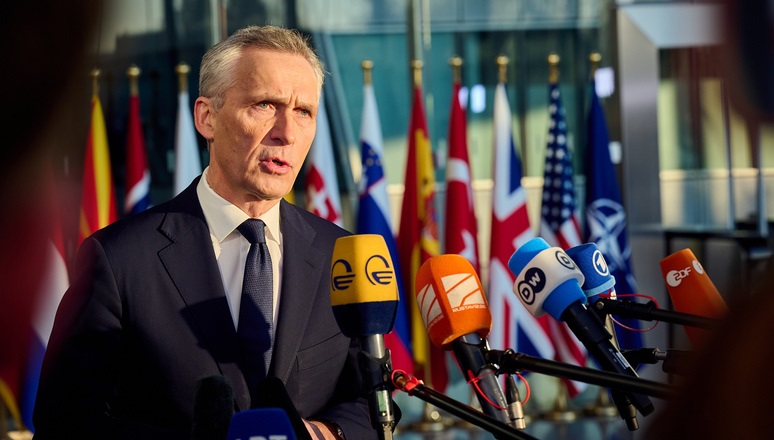 Speaking at the start of a two-day meeting of NATO Defence Ministers on Tuesday (14 February 2023), Secretary General Jens Stoltenberg said there are no signs that President Putin is preparing for peace, stressing the urgency of delivering military capabilities to Ukraine quickly so that it can continue to defend itself.