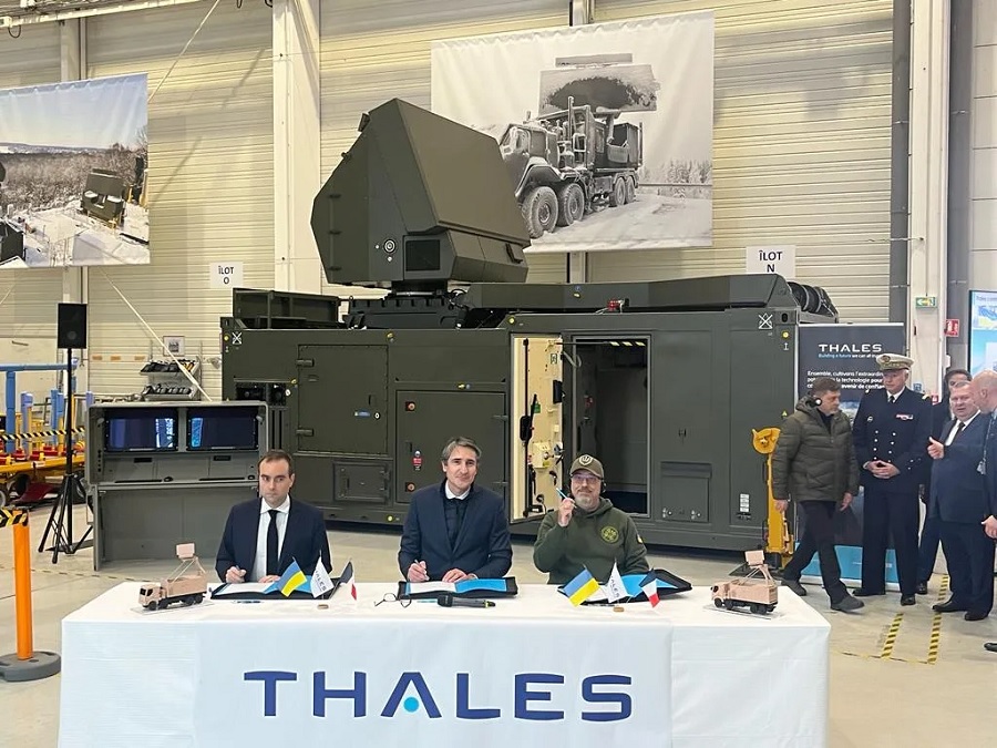 On Wednesday, 1 February 2023, French defence minister Sébastien Lecornu and his Ukrainian counterpart Oleksiy Reznikov met at the Thales site in Limours, south of Paris, a centre of excellence for air defence in Europe, to sign a contract for the delivery of a complete short-range air defence system, including a Ground Master 200 radar, to help protect Ukraine.