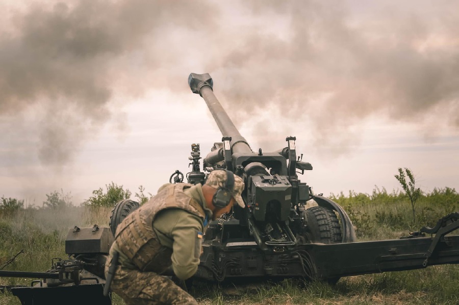 European Union countries agreed on a plan to give one million artillery shells to Ukraine over the next year by digging into their own stockpiles and teaming up to buy more, officials said.