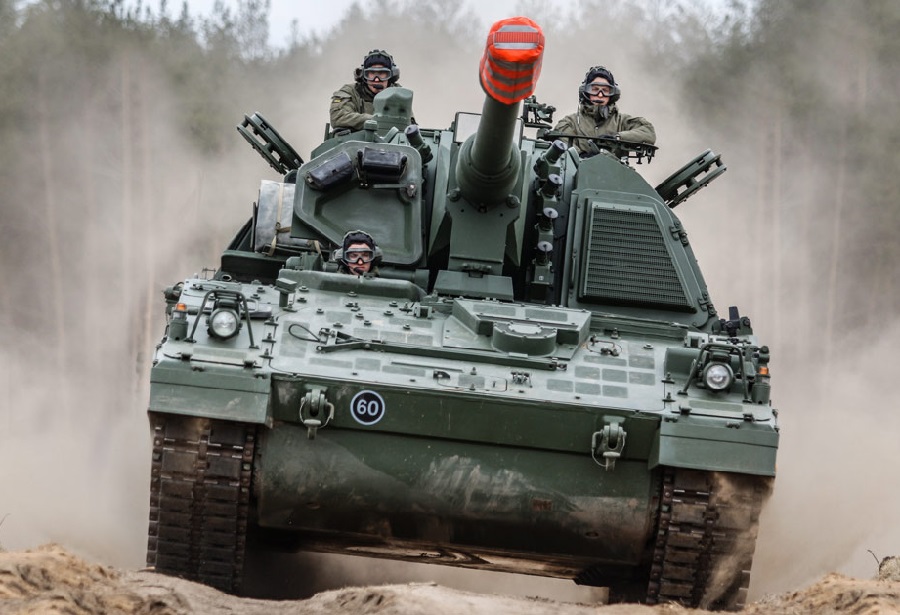On March 29, the German Parliament approved the plan of the Federal Ministry of Defence to order ten Panzerhaubitze 2000 artillery systems with an option for further eighteen howitzers from the Bavarian manufacturer of heavy military equipment Krauss-Maffei Wegmann (KMW).