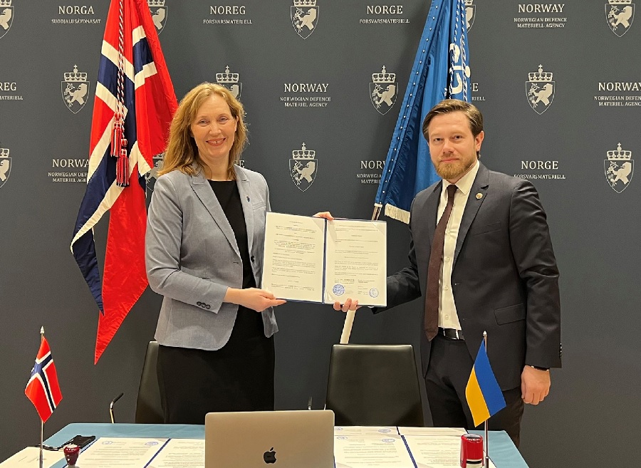 Norwegian Defence Materiel Agency (NDMA) has signed a letter of intent that describes the support the Ukrainian Defence Procurement Agency (DPA) will receive from NDMA to establish a procurement organization for defence material. The agreement has a duration of three years.