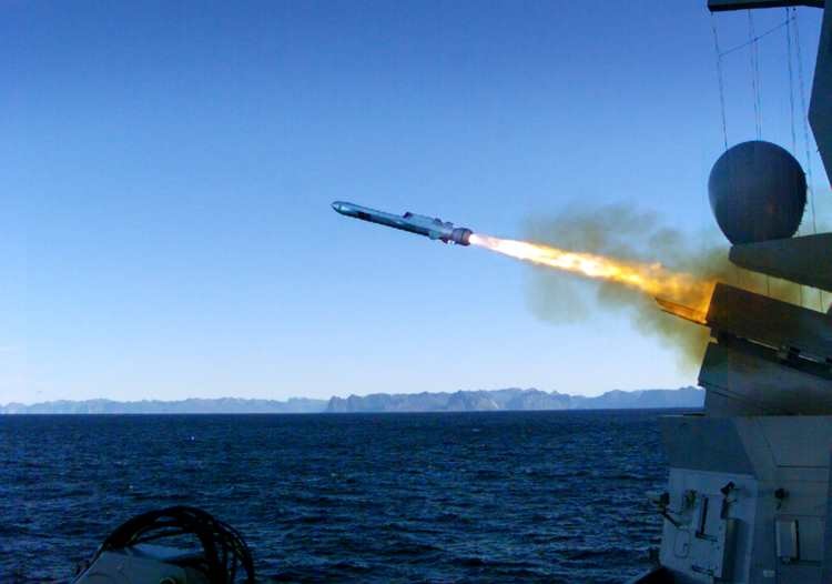 On March 22, the US Department of Defense announced that the US Navy has signed a contract with Raytheon Missiles & Defense for the production and supply of an another batch of Naval Strike Missiles (NSM) as part of the Over-the-Horizon Weapon System (OTH-WS) programme.