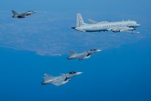In a combined effort, Danish and Swedish Quick Reaction Alert fighter jets intercepted a Russian military aircraft in the airspace over the Baltic Sea. This is the first time that Denmark and Sweden have worked together in this way. The Danish and Swedish aircraft were under their own national command during the entire process. 