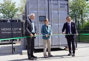 Sensor solutions provider HENSOLDT is equipping its site in Kiel with a pilot plant for the production and storage of hydrogen. The company expects this to establish the energy independence of an entire industrial site and allow them to demonstrate their expertise in hydrogen for their own sustainability goals and for the business of autonomous energy supply for military installations.