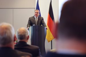 German Defence Minister Boris Pistorius has expressed caution about a proposal to supply German Taurus cruise missiles to Ukraine.