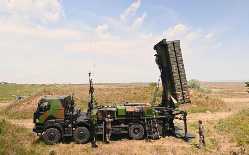 Ukraine has recently commenced the deployment of the SAMP/T air defense system, which was delivered by Italy. The collaborative French-Italian system is being operated by a group of 20 Ukrainian servicemen who received training in Rome.