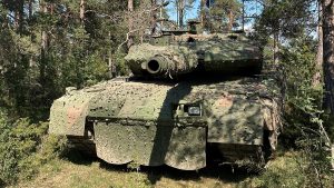 The Swedish Defence Materiel Administration (FMV) has announced a new groundbreaking agreement with Saab Barracuda regarding the procurement of object-specific camouflage systems, known as Mobile Camouflage Systems (MCS). The initial contract spans three years with the possibility of extension.