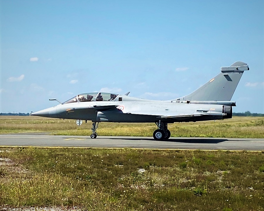 The Directorate General of Armament (DGA) has taken delivery of the second Rafale B360 twin-seater aircraft at Dassault Aviation's facility in Mérignac, destined for the French Air and Space Force. The aircraft was then transported to the DGA Flight Test and Expertise Center in Istres to be upgraded to the F4.1 standard.