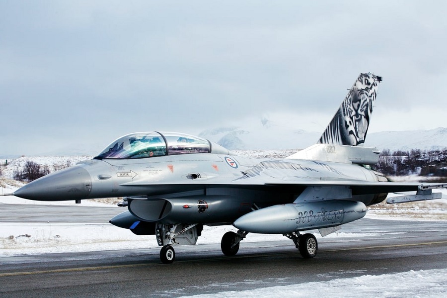 The Norwegian Defence Materiel Agency (NDMA) has extended and expanded its contract with Kongsberg Aviation Maintenance Services to overhaul and make ready for sale a total of 32 F-16 combat aircraft. The agreement also includes technical assistance and support for the training of Romanian technical personnel. The contract value is above NOK 700 million.