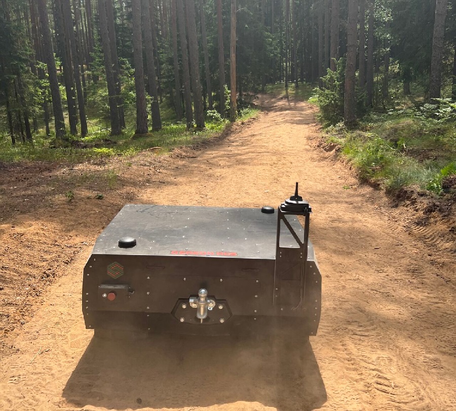 In the last days of June, a new unmanned ground vehicle (UGV), the Gereon Robotic Carrier System, was presented for the first time in Estonia. The disclosure of the vehicle to the public also became an opportunity to demonstrate its potential and capabilities during the tests of autonomous ground systems, in which 10 other UGVs took part. 