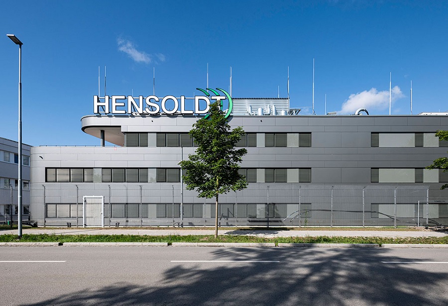 HENSOLDT further strengthened its position as a leading company in the European defence industry with global reach during the first half of 2023. The company’s revenue in this period increased by 6.4% to EUR 726 million (H1 2022: EUR 682 million). Driven mainly by increased revenue growth, combined with an increase in costs that was slower than the revenue growth, adjusted EBITDA grew by a significant 34.7% to EUR 82 million (previous year: EUR 61 million). The adjusted EBITDA margin improved to 11.3% (H1 2022 year: 8.9%).