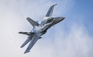 The Finnish Air Force (Ilmavoimat) recently carried out Exercise Kesäbaana 23, showcasing their ability to perform highway operations for rapid aircraft deployment. The exercise took place in Tikkakoski, north of Jyväskylä, where a closed road section was repurposed as a temporary runway.