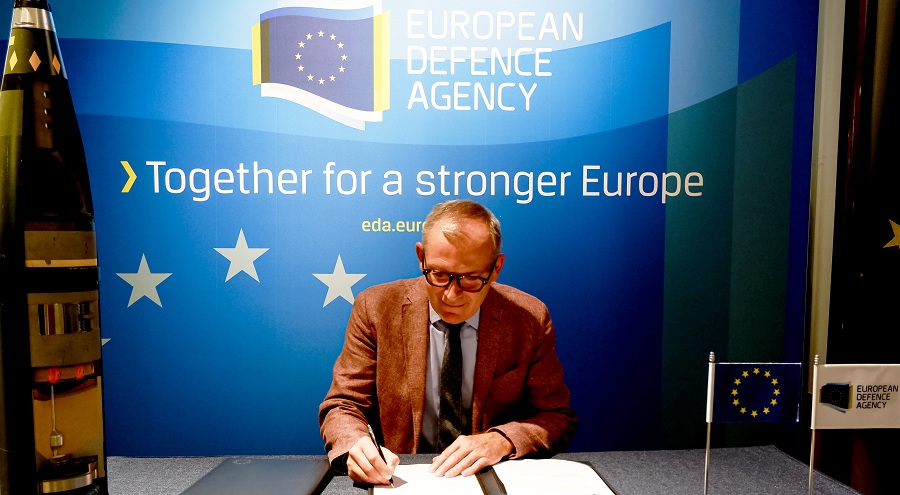 The European Defence Agency has so far signed eight framework contracts with European industry for the joint procurement of 155mm ammunition. The signing of the latest five contracts took place at EDA headquarters in Brussels on 5 September, during a visit of the European Union’s Political and Security Committee (PSC) ambassadors.