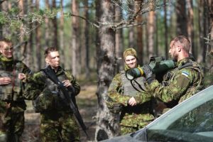 Nearly 10,000 reservists take part in the Estonian Defence League exercise Parseltongue (Ussisõnad). From August 28 until October 8, they will hone their combat skills in a variety of defensive scenarios. Maneuvers are conducted at the platoon- and company levels in order to practice engaging the adversary, setting up ambushes, and erecting barriers. To date, Parseltongue is the biggest exercise focused on the training of Estonia's reserve force.