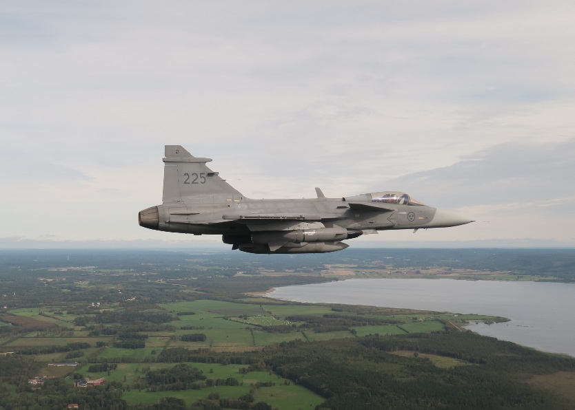 With fighter jets and naval units, Sweden and Finland have exercised their joint capability of conducting anti-surface warfare against an adversary at sea. “In this type of exercises, we test the capability of tactical command and close cooperation between all units”, says Fredrik Ståhlberg, deputy chief of the Joint Forces Command.