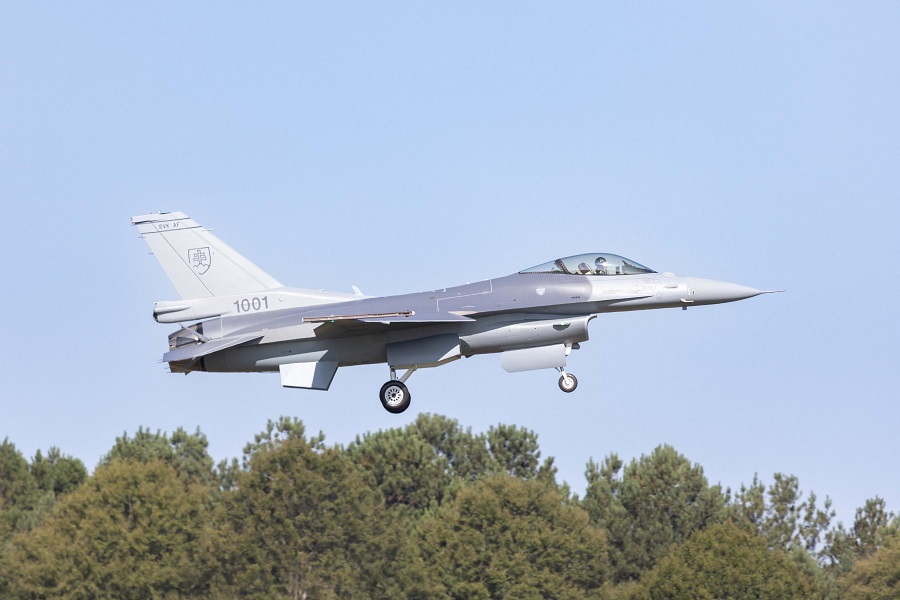 American defence giant Lockheed Martin announced the successful flight of the first Slovakian F-16 Block 70.