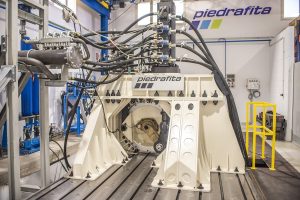 The SRB Project aims to develop a revolutionary hydropneumatic rotary suspension for armoured vehicles. This initiative, in the framework of the EDIDP (European Defence Industrial Development Programme) 2020 programme, is about to complete this crucial stage of the project. The desigh phase (CDR) of the SRB project is reaching its completion, Spanish company Piedrafita Systems is coordinating work of consortium responsible for the project.