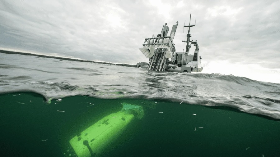 During sea trials conducted remotely from the command centre in Brest, France, Thales has successfully demonstrated the performance of the final component of its innovative mine countermeasures system – the remotely operated underwater vehicle – and its ability to neutralise sea mines.