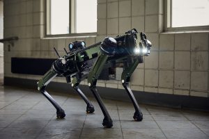 Alisys, a Spanish company specialized in service robotics solutions, has just announced its strategic alliance with Ghost Robotics, a leading US manufacturer of quadruped robotics, aiming to promote the application of solutions based on this type of platform in Europe.