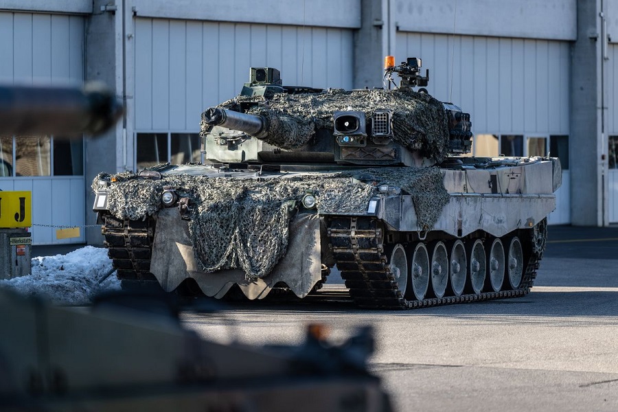 The Swiss parliament has approved the resale of 25 Leopard 2 tanks to the German firm Rheinmetall.