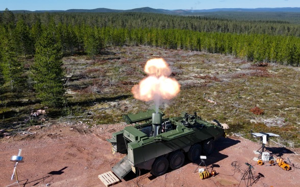 At extensive external ballistic trials in Sweden, armasuisse Science and Technology (S+T) was able to determine important test results. The data obtained will now be used as the foundation for producing a precise ballistic model and will thus form the basis for safe and efficient use of the weapons system 12 cm Mortar 16.