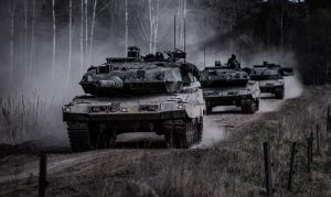 The Swedish defence procurement agency (FMV) has commissioned Krauss-Maffei Wegmann (KMW) with modernising its fleet of Leoarrd 2 main battle tanks. 44 vehicle systems will be retrofitted by the end of 2026.