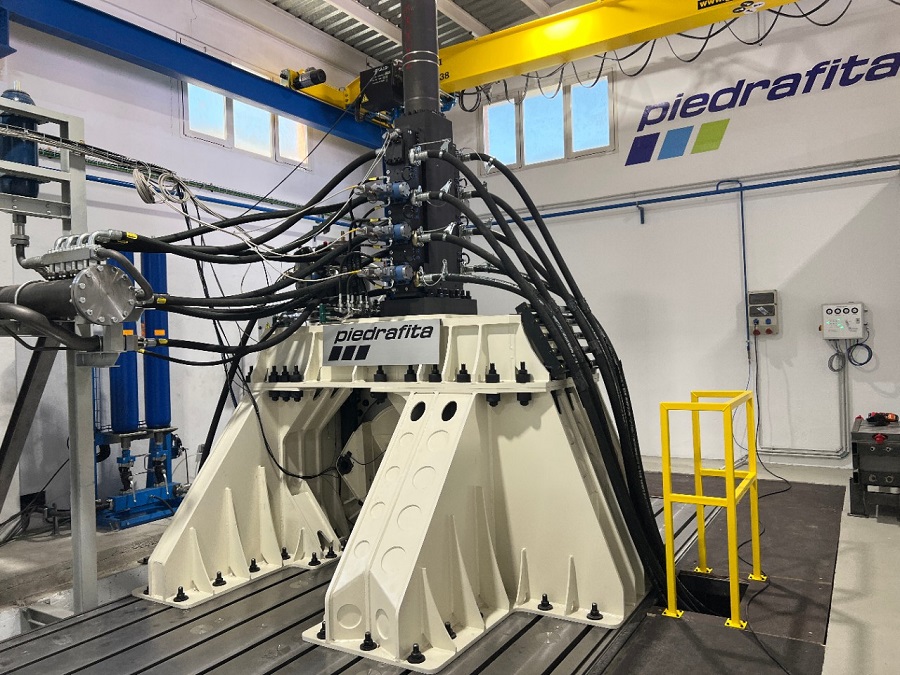 Moog Inc. has delivered a high-performance test system for Spain-based Piedrafita Systems that the company now uses to design vehicle suspensions. Among its current projects, Piedrafita is using the new test rig--installed in July 2023--for the SRB Project, which aims to develop a revolutionary hydropneumatic rotary suspension for armoured vehicles. Through a grant from the EDIDP (European Defence Industrial Development Programme), Piedrafita launched the SRB project.
