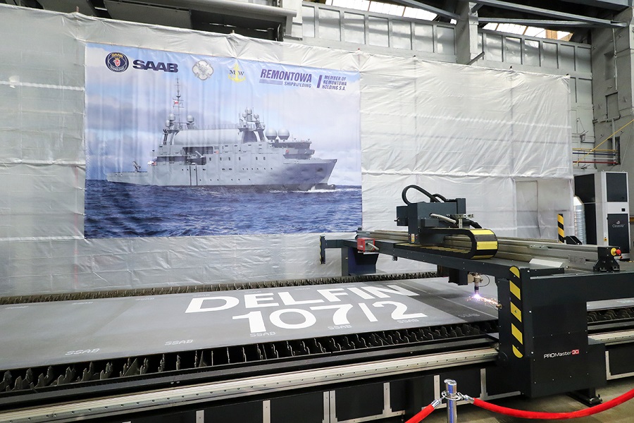 On November 15, the first steel for the construction of another SIGINT (signal intelligence) type radio-electronic reconnaissance ship for the Polish Navy was ceremoniously cut at Remontowa Shipbuilding in Gdansk, part of the Remontowa Holding Group. This is the second vessel underway at this yard within the Dolphin programme.