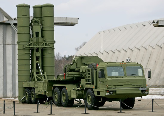 Recent extraordinary movements in Russian air transport during November suggest that Russia has likely moved S-400 Triumf air defence systems from the Kaliningrad region to bolster its forces on the Ukrainian front. This information was disclosed by the British Ministry of Defence on Sunday.