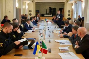 On November 16, the leadership of the Ministry of Strategic Industries of Ukraine met with an Italian delegation headed by Lieutenant General Luciano Portolano, Deputy Minister of Defence of the Italian Republic. The delegation included representatives of major Italian enterprises producing a wide range of weapons, military equipment and defence systems, as well as Italian Ambassador Pier Francesco Zazo and members of the diplomatic corps.