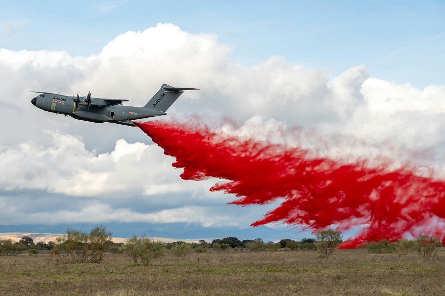 Airbus Defence and Space has conducted a new flight-test campaign of the A400M Roll-on/Roll-off firefighting prototype kit, dropping 20,000 litres of retardant and creating high concentration lines over 400 metres long.