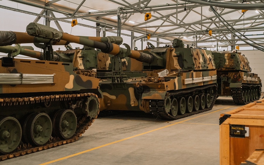 On December 16, the Estonian Ministry of Defence announced via social media that it has taken delivery of a new batch of K9 self-propelled howitzers from Hanwha Defense, a South Korean company.
