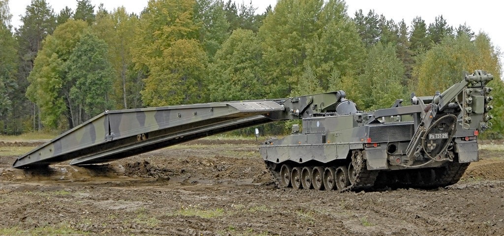 Patria and the Logistics Command of the Finnish Defence Forces have signed an agreement on delivery of new Leopard 2L Tracked Bridge Laying Vehicles.