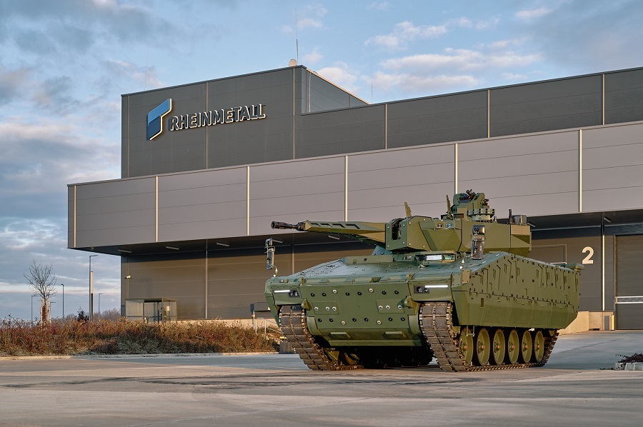 Rheinmetall continues to expand Europe’s armoured vehicle production capacity. Following the opening of the Group’s production, development and test facility for armoured fighting vehicles in Zalaegerszeg, the first Lynx infantry fighting vehicle to be built in-country in Hungary has now rolled off the assembly line. It is currently undergoing commissioning.