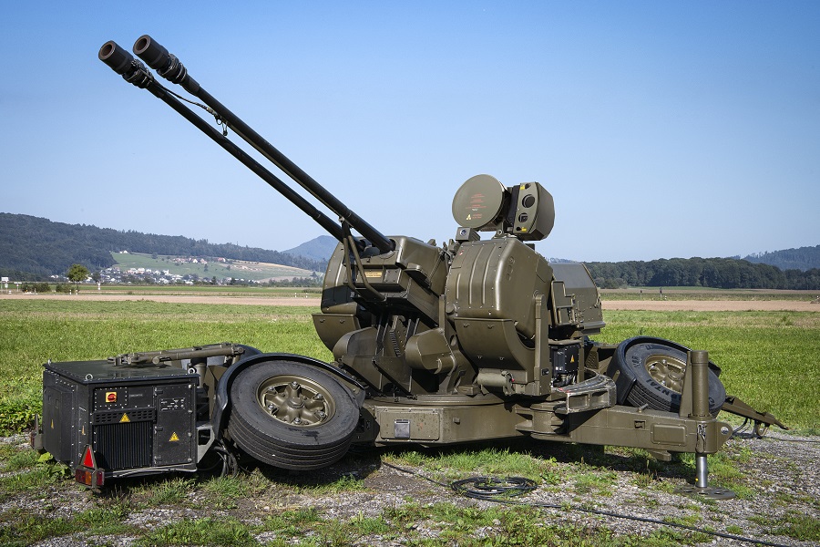 The Romanian ministry of defence has contracted with Rheinmetall to thoroughly modernize the country’s Oerlikon GDF 103 air defence artillery systems. For the Düsseldorf-based technology enterprise, this is the first ever major order from Romania, a NATO and EU member state. Worth around €328 million, the contract encompasses the delivery of four systems as well as training, spare parts and other services.  Two systems are to be delivered within the next two years, and two more within three years. 