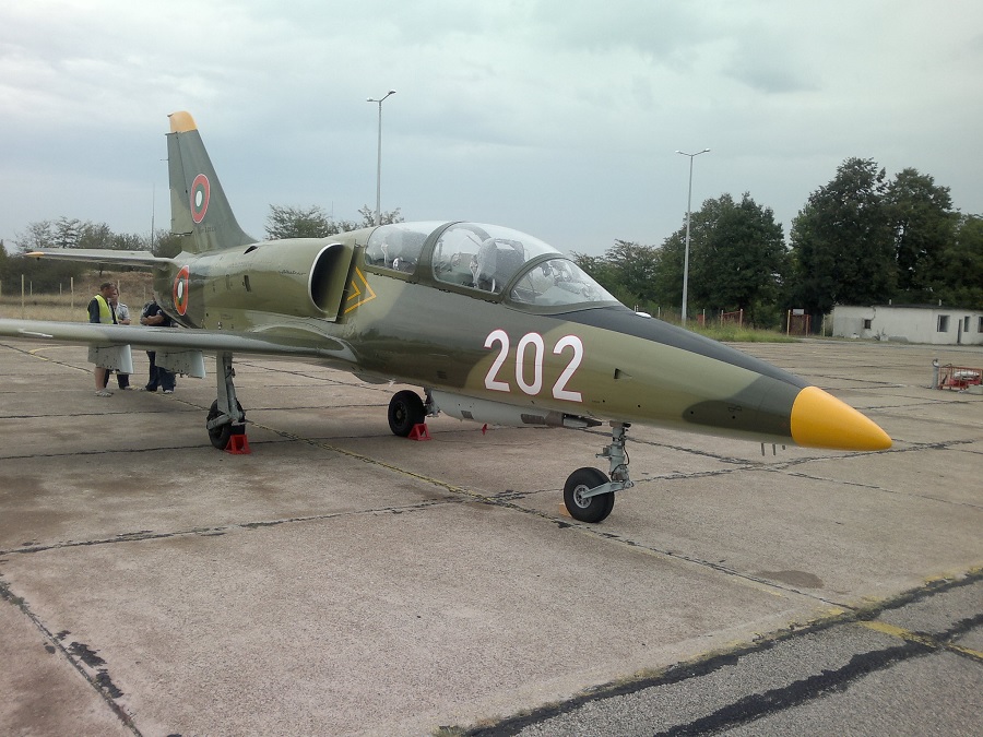 Aero Vodochody, a Czech aerospace company, has announced a new agreement with the Bulgarian Defence Ministry to continue the repair and partial modernization program of the L-39ZA Albatros jet aircraft.