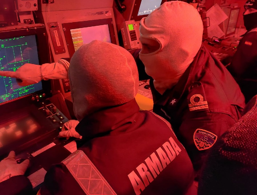 Two minehunters from Standing NATO Mine Countermeasures Group Two (SNMCMG2) worked closely with the Italian Navy and local authorities to monitor the Trans Adriatic Pipeline (TAP) on the seabed of the Adriatic Sea.