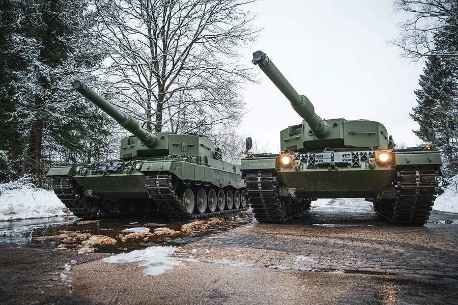 The Dutch Ministry of Defence has announced the refurbishment and readiness of the first two of fourteen Leopard 2 A4 tanks, jointly purchased by the Netherlands and Denmark, for Ukraine. These tanks have been renovated by German manufacturer Rheinmetall as part of an initiative to support the Armed Forces of Ukraine.