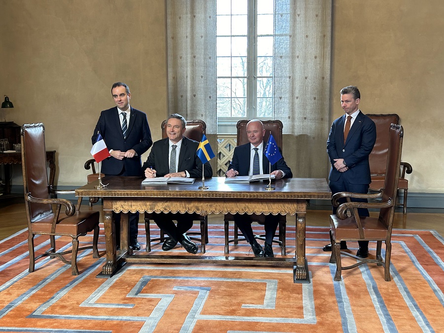 Sweden and France have expressed their desire to strengthen their defence co-operation under a new strategic partnership signed on 30 January as part of French President Emmanuel Macron's state visit to Sweden. Anti-tank and air defence have been identified as priority areas for co-operation.