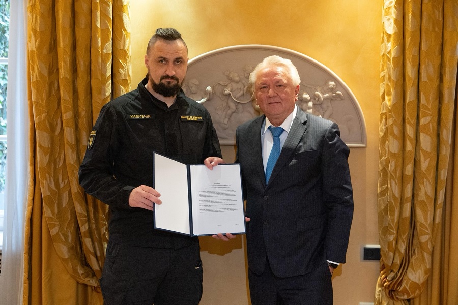 German defence industry giant Rheinmetall, Europe's largest ammunition manufacturer, has taken a significant step towards expanding its operations in Ukraine by signing a Memorandum of Understanding (MoU) with a Ukrainian partner company. This agreement paves the way for a joint venture aimed at establishing a new factory in Ukraine for the production of artillery ammunition. The announcement was made during the Munich Security Conference, in the presence of Alexander Kamyshin, Ukraine's Minister for Strategic Industries.
